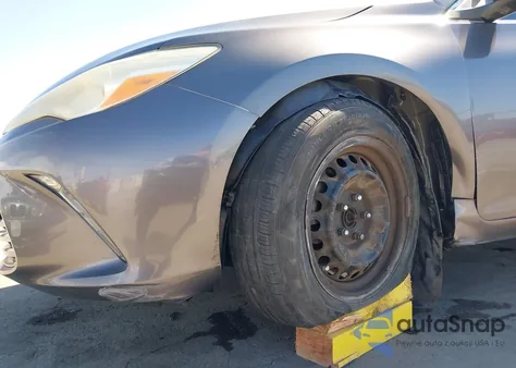 2016 Toyota Camry Le z USA, uszkodzony, nr VIN 4T4BF1FK5GR545847